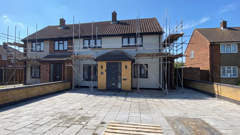 Full-mesh monocouche render system, Cranham, Essex